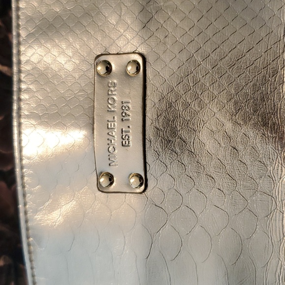 MICHAEL KORS GOLD METALLIC GORGEOUS TOTE BAG.  NWOT - Picture 2 of 6